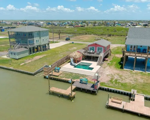LUXURIOUS BEACH RETREAT WITH THE BEST FISHING AND OCEAN VIEWS IN ALL OF SARGENT! Hotels in Sargent
