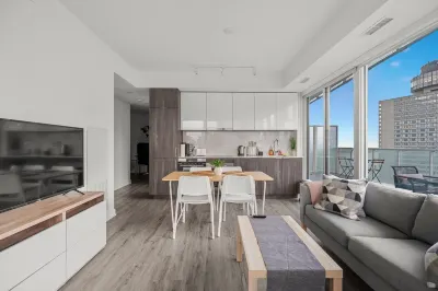 Stunning Lake View Suite in Core Harbourfront โรงแรมใน