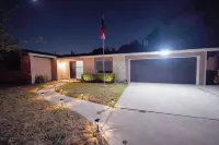 Beautiful Oasis With Pool / Game Room / Wonderful Location Hotels in Northwest San Antonio