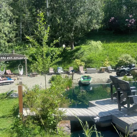 Hidden Pond Gong Suite - Luxury , Pet Friendly, with Hot Tub and Private Beach