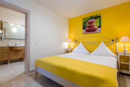 A detached vacation home with country house charm