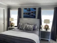 Lake front  cabin on main channel Douglass Lake Great for families