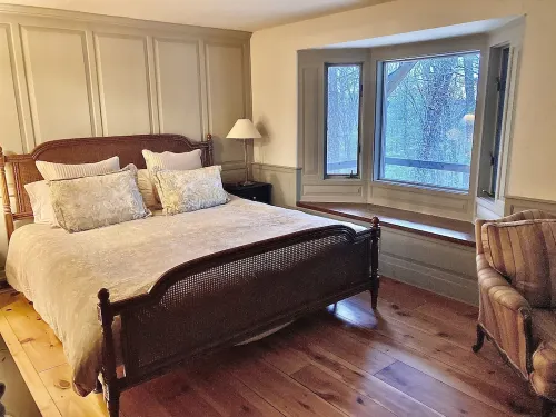 Picturesque Cabin in the Woods