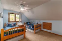 Cozy Family-Sized Condo Close To Everything