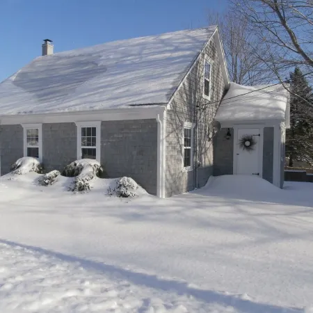 Cozy Cape Located In The Beautiful Seaside Town of Mahone  Bay