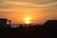 Palm Jewel - Luxury villa, private outdoor oasis w/pool, walk to SAPODILLA BEACH