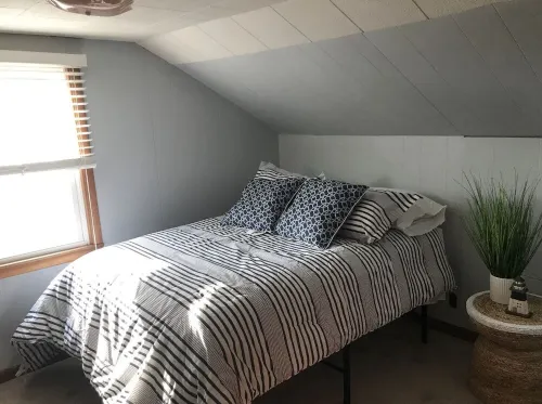 Bayfront Cottage is a 3 bedroom house on Richmond Bay.