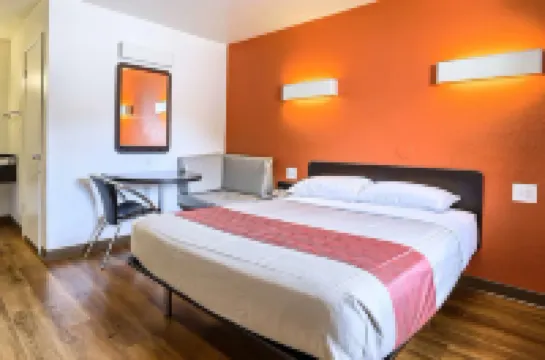 Super 8 by Wyndham Walnut Creek Hotels in Walnut Creek