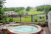 Attitash Mountain Resort Condo- 3 Floors, Sleeps 12- Story Land, Ski, Shop, Golf
