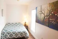 Spacious House with PARKING & Ideal for Long Stays 오스위고 호텔