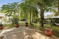 West Palm Beach Tuscany Guest House Các khách sạn ở Haverhill