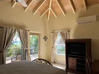Coconut Breeze Villa: Mesmerizing Views, Cooling Tradewinds; Full A/C; Generator Hotels in Coral Bay