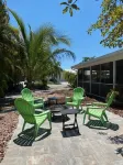 Private home w/ large lanai & in-ground pool. 7 mins to Manasota Key Island/ be Hoteles en Englewood