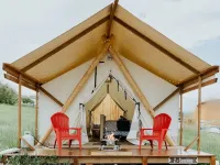 “Sunshine” Glamping, Private Bath + Hot Tub