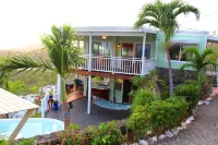 4 large bedrooms/4 full bathrooms. Pool/Beautiful Ocean views/hot tub. Cruz Bay! Các khách sạn ở 