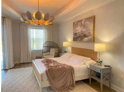 Stunning Retreat: Endless Summer Villa 3BR/ 2BA with Heated Pool