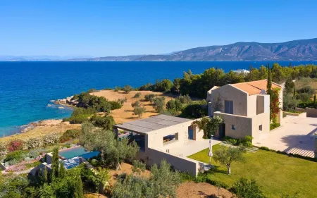 Luxury Villa with Sunset Pool, Tennis & Beach Volley – Ideal for Large Families!
