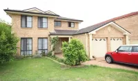 Spacious, Sunlit & Recently Renovated Family Home - 4BD & Hotel Quality Bedding