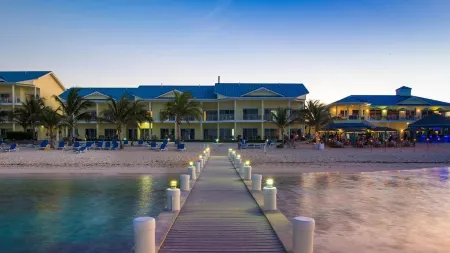 SUMMER DISCOUNTED! Beachfront Oasis/Steps to Beach/Beautiful Views!