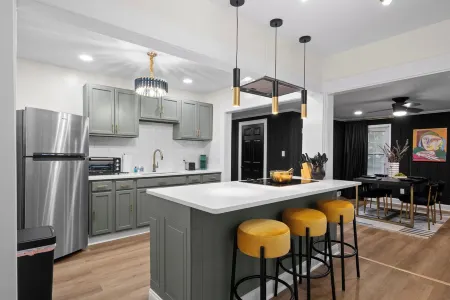 Modern Cottage - City Center