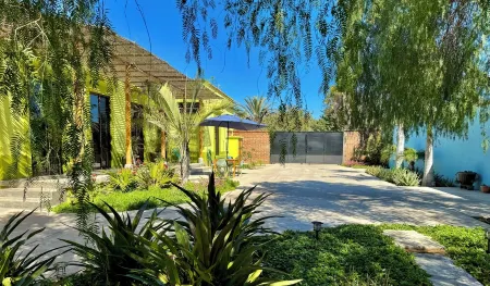 NEW Casa Verde San Juanico Scorpion Bay - Starlink Wifi, Gated,Walk to 1st Point Отели в г. Комонду