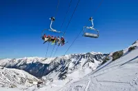 CAUTERETS, beautiful T3 in residence, 4/6 people, 2 bedrooms, private parking.