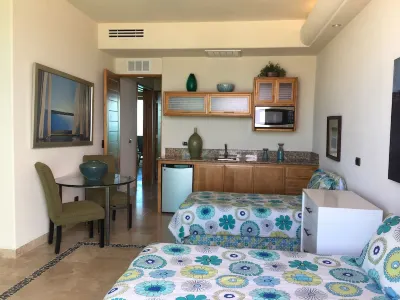 Unsurpassed ocean views - 11th floor Tessoro 1102