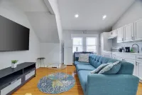 Cozy 2-bedroom apartment in enjoyable Newark with WiFi, central Ac and heating