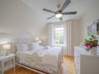 Historic Woodbine Cottage - 3-Star