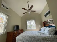 Gated community, fully air condition,  hot water and 24 hours video surveillance โรงแรมใน