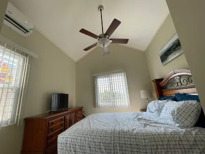 Gated community, fully air condition,  hot water and 24 hours video surveillance Hotel a 
