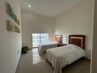 BEAUTIFUL, LUXURY Mazatlan Condo Right on Beach!! فنادق في 