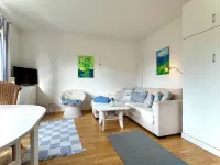 Die Helle Nach Westen Ausgerichtete Wohnung Heißt Sie Herzlich Willkommen! Hotels in Hornum