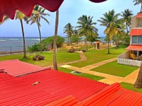 Walk to the Beach!! Solar Powered Fully Renovated Villa!!