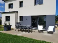 New house with small sea view close to the beach