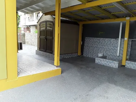 Wallhouse Apartment 2