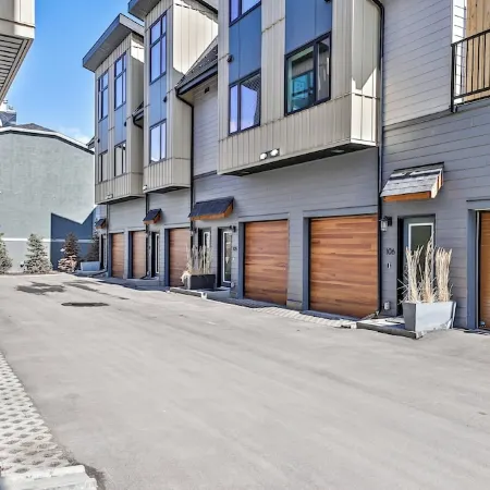 Mountain View Townhouse, Private Garage + Patio + Central AC