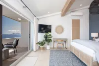 Ocean View Suite - Luxe Comfort Near Magens Bay!
