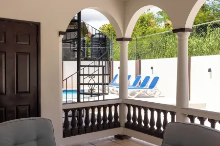 PINES VACATION RENTALS- EXCELLENT LOCATION, MINUTES FROM EVERYTHING.