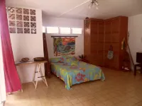 the feet in water Hotel di Sainte-Luce