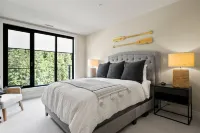 Lakeview condo on Mara Lake with Pool, Boat Slip and Gym