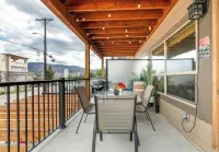 Amazing location! Steps to Okanagan Beach. Lakeview condo