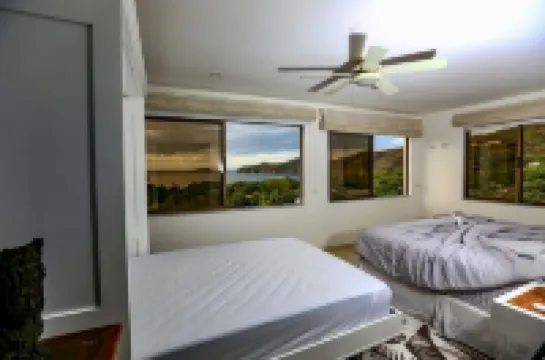 Stunning ocean view villa.<br>Walk to the beach .