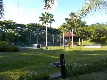 Luxury apartment set on a private island – Eden Island – with wireless Internet Отели в г. Рош Каиман