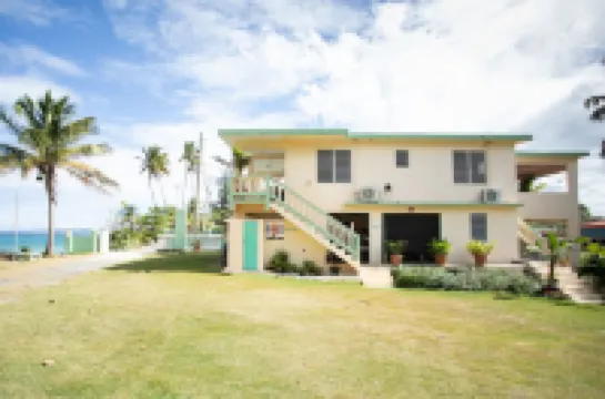Casa Del Mar Beachfront House on quiet beach, surf out front, tidepools for kids
