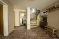 Renoviertes Gemütliches Ferienhaus mit Terrasse und Garten, Direkt am Waldrand