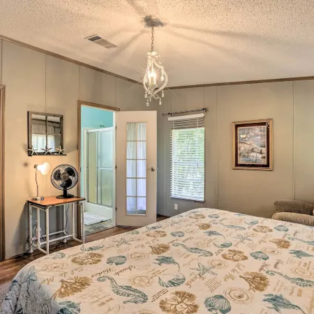 Steinhatchee Home w/ Boat Parking: 1 Mi to Marina