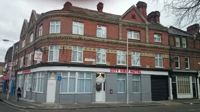 City View Hotel Stratford Hotels near Bow