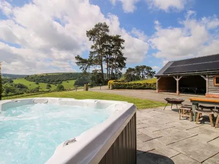 The Hayloft Отели в г. Найтон