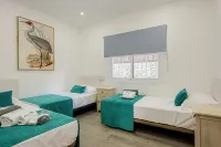 Villa Isabel by Seric, 15' Walking to the Beach Hotels in Alhaurin de la Torre